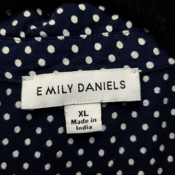 Emily Daniels Top Womens XL Blue Polka Dot Short Sleeve Button Down Lightweight - Picture 2 of 8